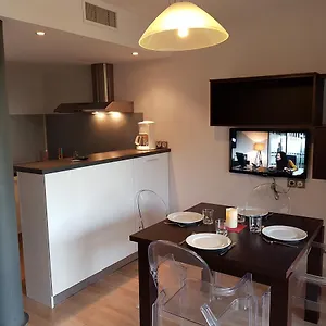 Mas De Valrugues Holifrance Appart hôtel